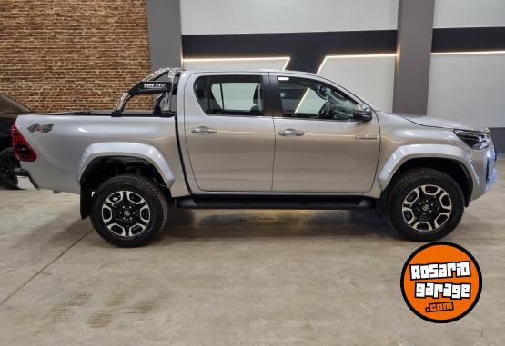 Camionetas - Toyota HILUX SRX 2.8L 4X4 AT 2025 Diesel 0Km - En Venta