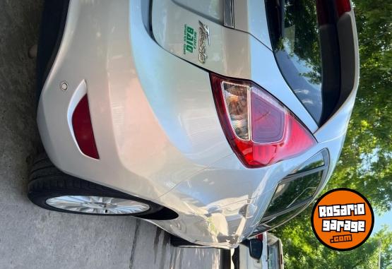 Autos - Ford Fiesta KINETIC titanium 2014 Nafta 126000Km - En Venta