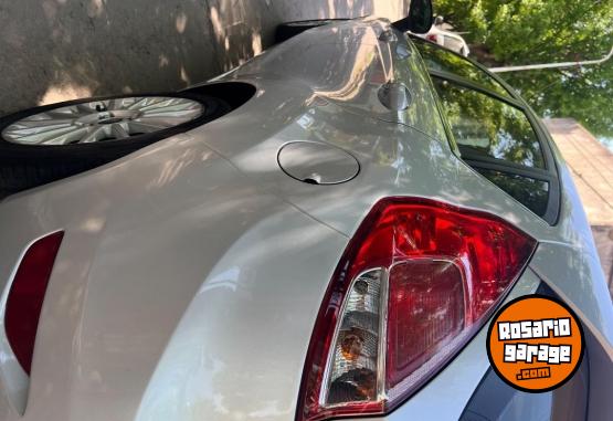 Autos - Ford Fiesta KINETIC titanium 2014 Nafta 126000Km - En Venta