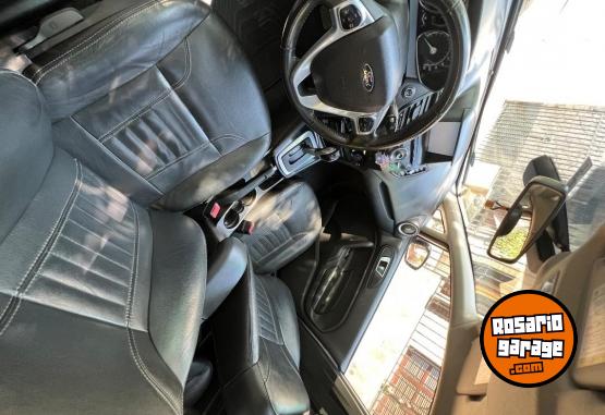 Autos - Ford Fiesta KINETIC titanium 2014 Nafta 126000Km - En Venta