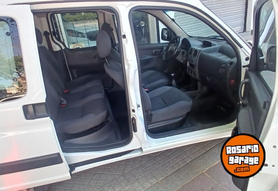 Utilitarios - Peugeot Partner 2014 GNC - En Venta