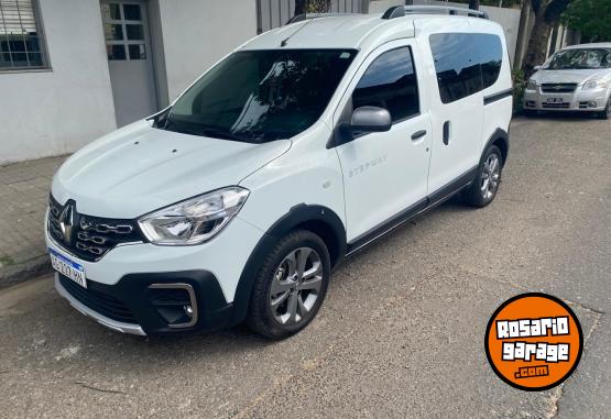 Utilitarios - Renault KANGOO STEPWAY 2023 Nafta 10000Km - En Venta