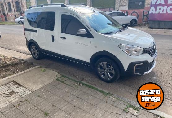 Utilitarios - Renault KANGOO STEPWAY 2023 Nafta 10000Km - En Venta