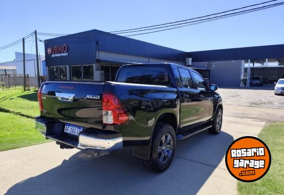 Camionetas - Toyota Hilux DC SR 2.4TDI MT 4x2 2022 Diesel 72600Km - En Venta