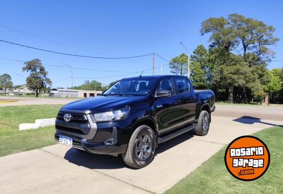 Camionetas - Toyota Hilux DC SR 2.4TDI MT 4x2 2022 Diesel 72600Km - En Venta