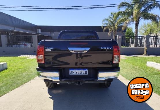Camionetas - Toyota Hilux DC SR 2.4TDI MT 4x2 2022 Diesel 72600Km - En Venta