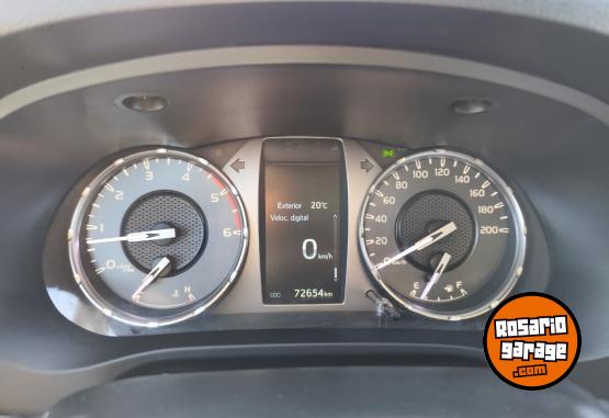 Camionetas - Toyota Hilux DC SR 2.4TDI MT 4x2 2022 Diesel 72600Km - En Venta