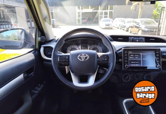 Camionetas - Toyota Hilux DC SR 2.4TDI MT 4x2 2022 Diesel 72600Km - En Venta