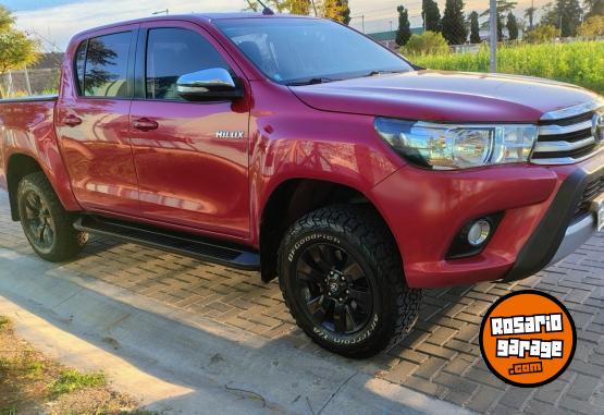 Camionetas - Toyota HILUX SRV MT 4X4 2017 Diesel 141000Km - En Venta