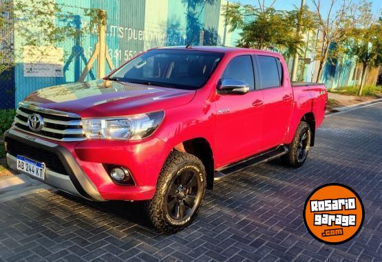 Camionetas - Toyota HILUX SRV MT 4X4 2017 Diesel 141000Km - En Venta