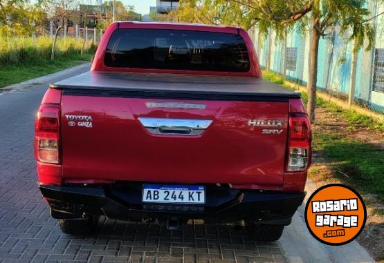 Camionetas - Toyota HILUX SRV MT 4X4 2017 Diesel 141000Km - En Venta