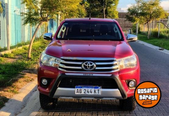 Camionetas - Toyota HILUX SRV MT 4X4 2017 Diesel 141000Km - En Venta