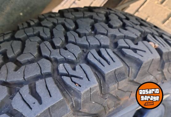 Camionetas - Toyota HILUX SRV MT 4X4 2017 Diesel 141000Km - En Venta