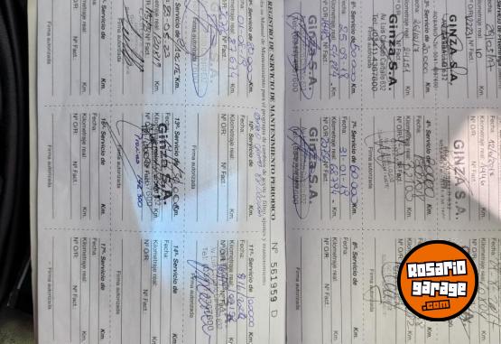 Camionetas - Toyota HILUX SRV MT 4X4 2017 Diesel 141000Km - En Venta