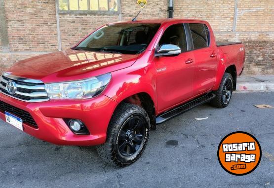 Camionetas - Toyota HILUX SRV MT 4X4 2017 Diesel 141000Km - En Venta