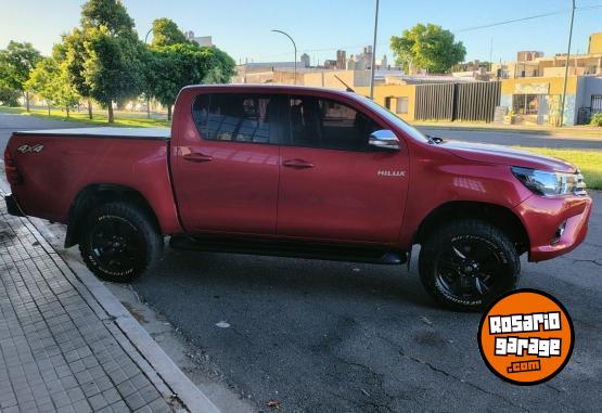 Camionetas - Toyota HILUX SRV MT 4X4 2017 Diesel 141000Km - En Venta