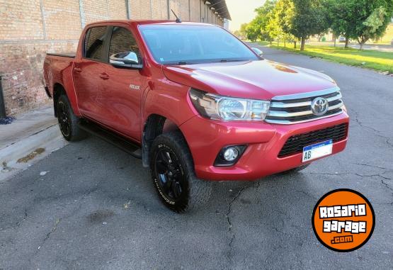 Camionetas - Toyota HILUX SRV MT 4X4 2017 Diesel 141000Km - En Venta
