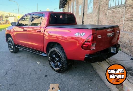 Camionetas - Toyota HILUX SRV MT 4X4 2017 Diesel 141000Km - En Venta