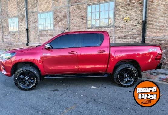 Camionetas - Toyota HILUX SRV MT 4X4 2017 Diesel 141000Km - En Venta