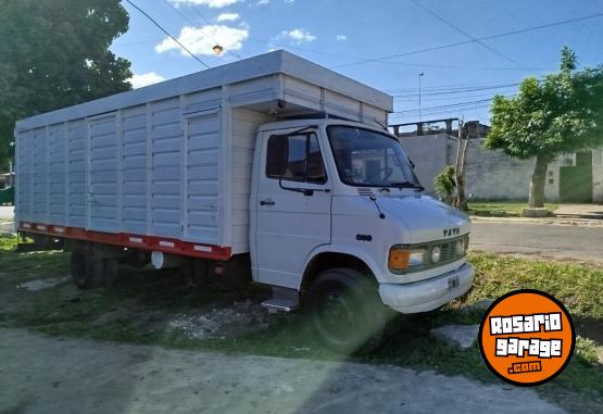 Camiones y Grúas - CAMIÓN TATA 608 CON CARROCERÍA - En Venta
