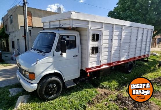 Camiones y Grúas - CAMIÓN TATA 608 CON CARROCERÍA - En Venta