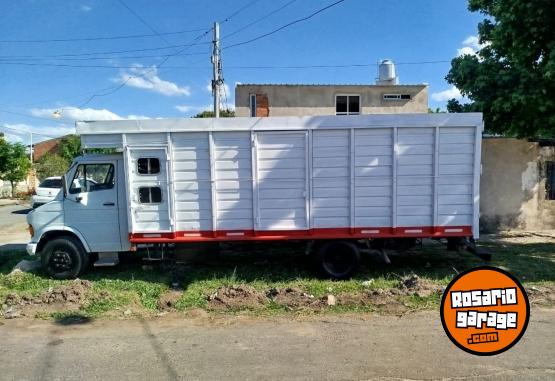 Camiones y Grúas - CAMIÓN TATA 608 CON CARROCERÍA - En Venta