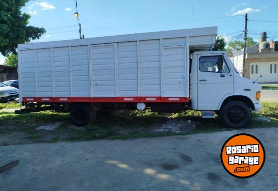 Camiones y Grúas - CAMIÓN TATA 608 CON CARROCERÍA - En Venta