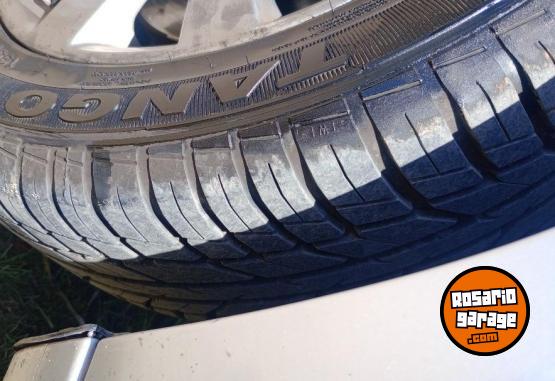 Autos - Volkswagen Suran 2011 GNC 11111Km - En Venta