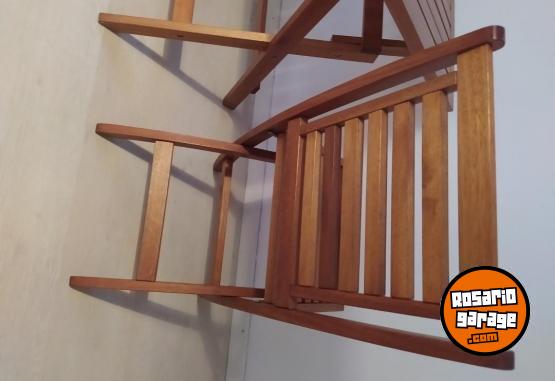 Hogar - Mesa con 2 sillas plegables de madera - En Venta