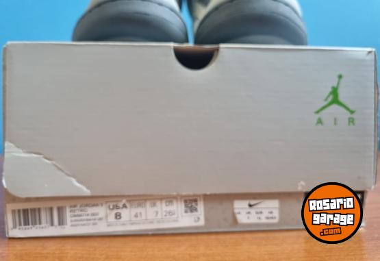 Indumentaria - AIR JORDAN 5 RETRO (talle 8 USA) - En Venta