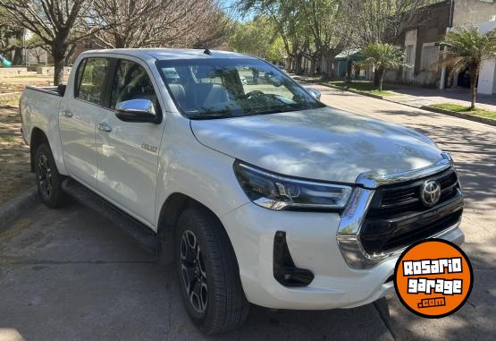 Camionetas - Toyota Hilux 4x2 DC SRX 2.8 TDI 2021 Diesel 148000Km - En Venta