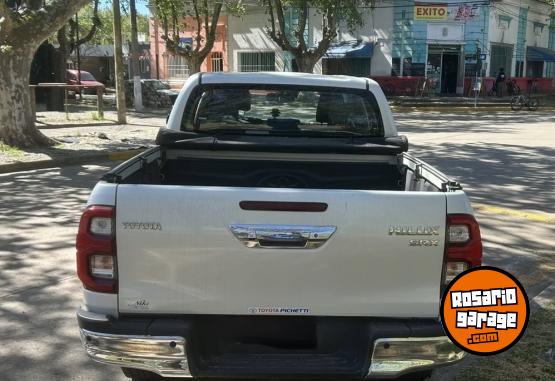 Camionetas - Toyota Hilux 4x2 DC SRX 2.8 TDI 2021 Diesel 148000Km - En Venta