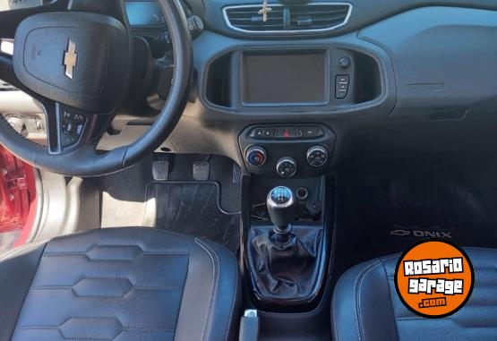 Autos - Chevrolet Ónix 2019 Nafta 75000Km - En Venta