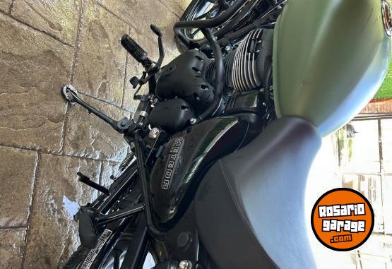 Motos - Royal Enfield Meteor 350 cc 2023 Nafta 900Km - En Venta