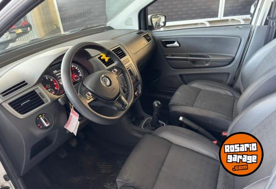 Autos - Volkswagen Suran Comfortline 2016 Nafta 140000Km - En Venta