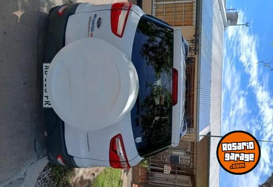 Camionetas - Ford Ecosport titanium 2017 GNC 70000Km - En Venta