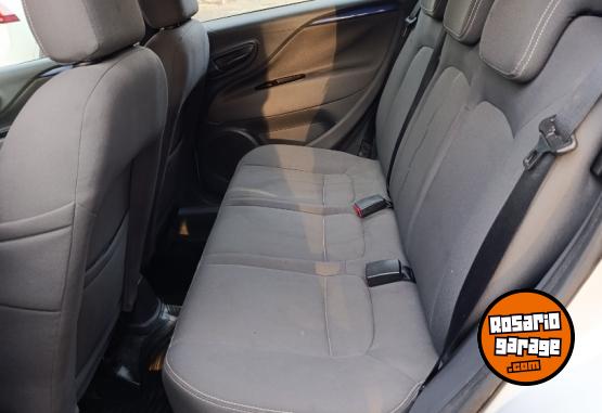 Autos - Fiat Punto 1.4 Attractive 2014 Nafta 80300Km - En Venta