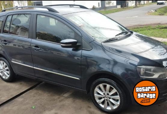 Autos - Volkswagen Suran higline 2011 Nafta 193000Km - En Venta