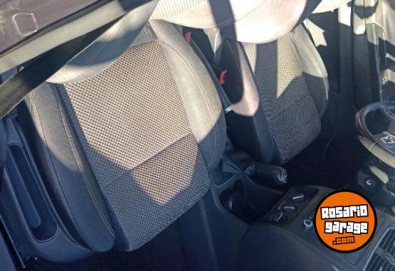 Autos - Volkswagen Suran higline 2011 Nafta 193000Km - En Venta