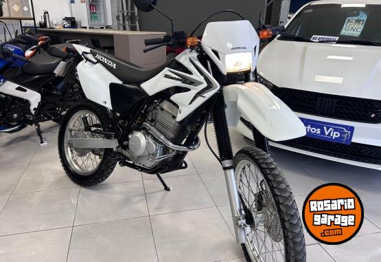 Motos - Honda TORNADO XR 250 2016 Nafta 26000Km - En Venta