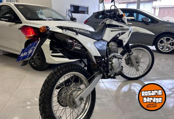 Motos - Honda TORNADO XR 250 2016 Nafta 26000Km - En Venta