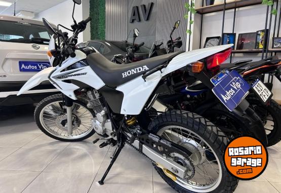 Motos - Honda TORNADO XR 250 2016 Nafta 26000Km - En Venta