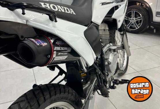 Motos - Honda TORNADO XR 250 2016 Nafta 26000Km - En Venta
