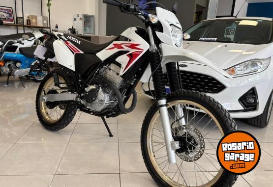 Motos - Honda TORNADO XR 250 2023 Nafta 700Km - En Venta