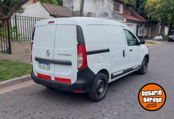 Utilitarios - Renault Kangoo 1.6 nafta furgon 2019 Nafta 140000Km - En Venta