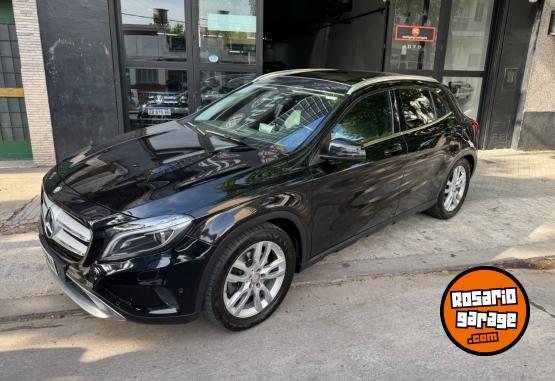 Autos - Mercedes Benz GLA 250 4 matic 2016 Nafta 115000Km - En Venta