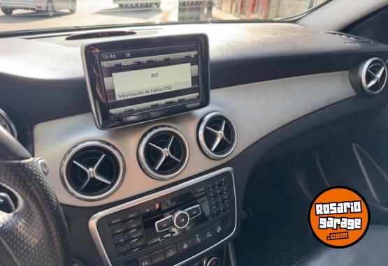 Autos - Mercedes Benz GLA 250 4 matic 2016 Nafta 115000Km - En Venta