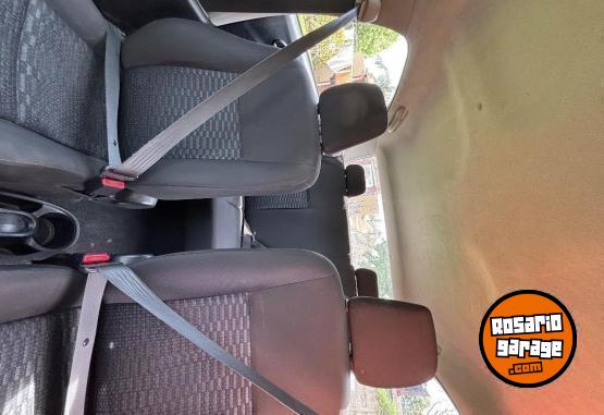 Autos - Toyota Etios 2015 Nafta 284000Km - En Venta