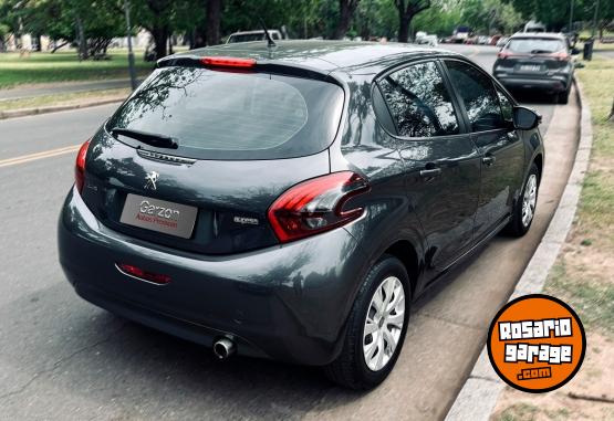 Autos - Peugeot 208 2018 Nafta 67000Km - En Venta