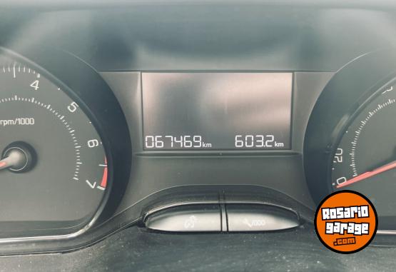 Autos - Peugeot 208 2018 Nafta 67000Km - En Venta